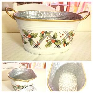 Ashland White Christmas Galvanized Tub